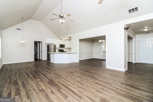 Photo - 40 Berkshire Trce