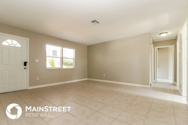 Photo - 9537 Groveland St