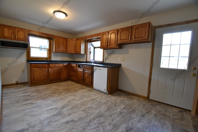 Photo - 131 Robinson Dr