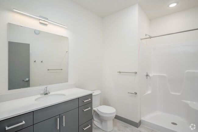 1BR,1BA - 710SF - Bathroom