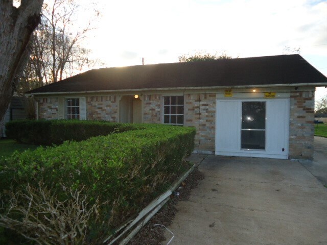 Building Photo - 408 Fisher St Rental