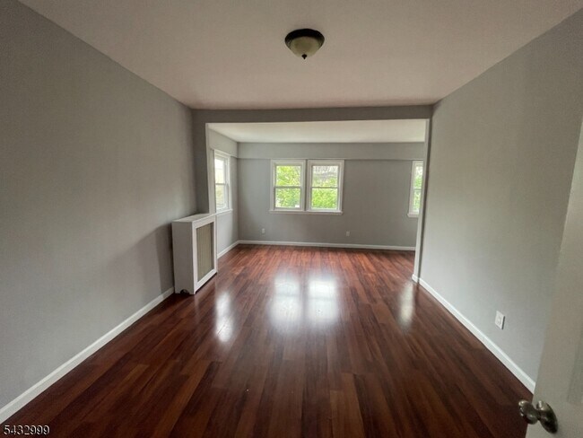 8 Treacy Ave