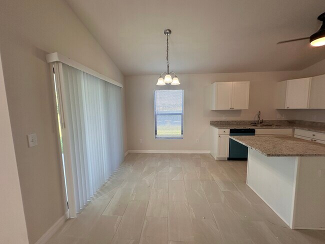 1223 NE 14th Pl