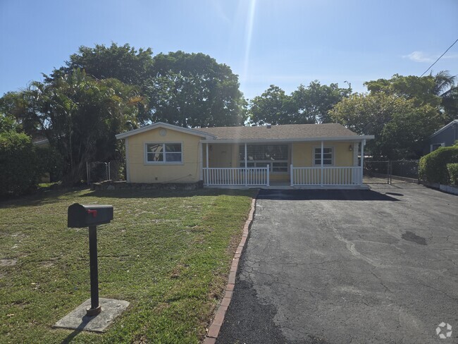 Building Photo - 2900 Sunshine Blvd Rental