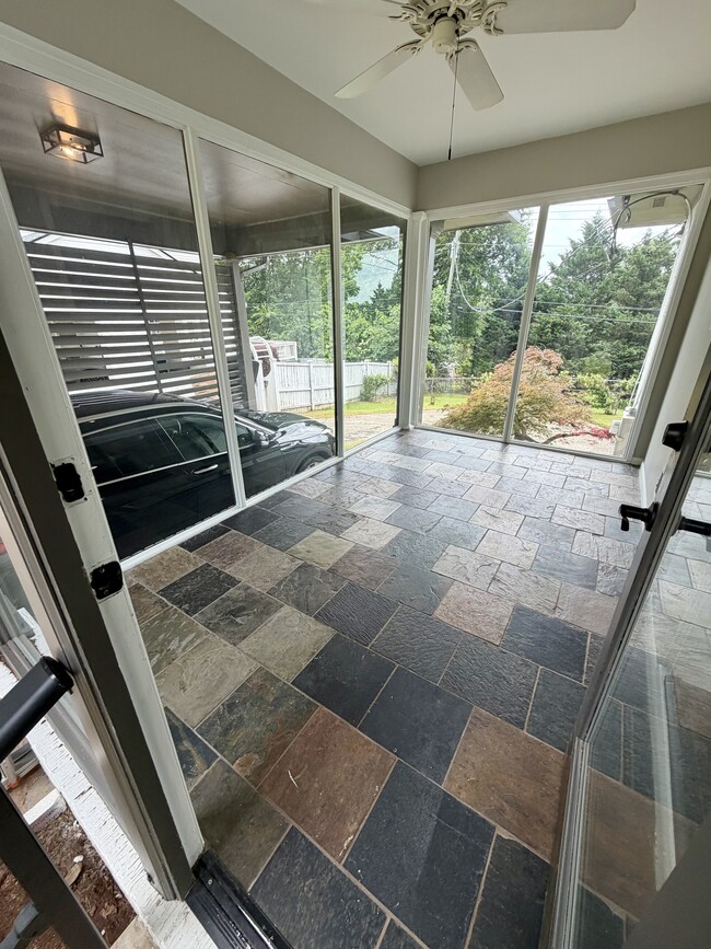 Photo - 867 Shades Crest Rd
