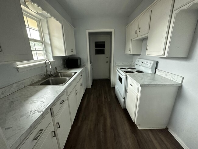 Photo - 1912 N Moulton Ct