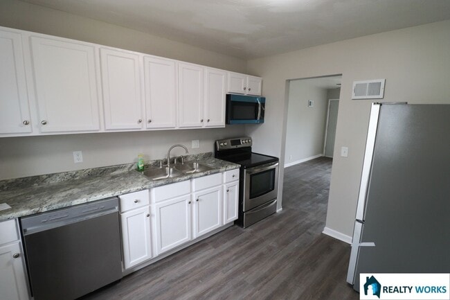 Photo - 827 N 29th St