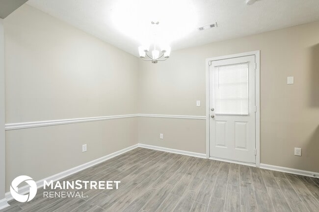 Photo - 145 Fairclift Dr