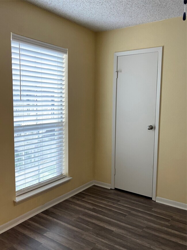 Photo - 3919 Fairmont Pkwy Unit 200