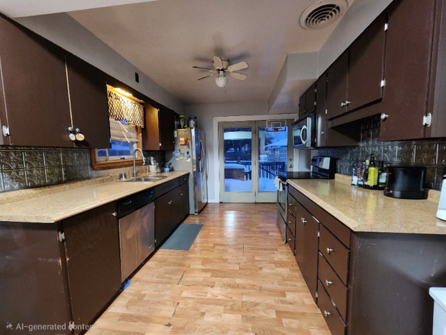 Photo - 1706 E 5th St