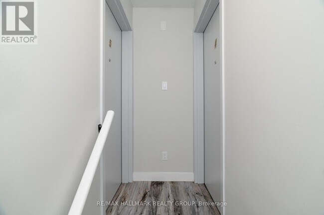 Photo - 261 Somerset St. E