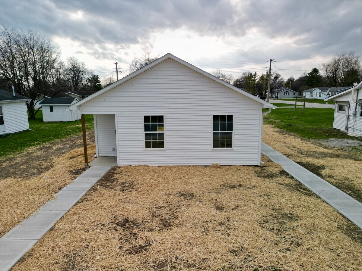 Photo - 836 Maple St