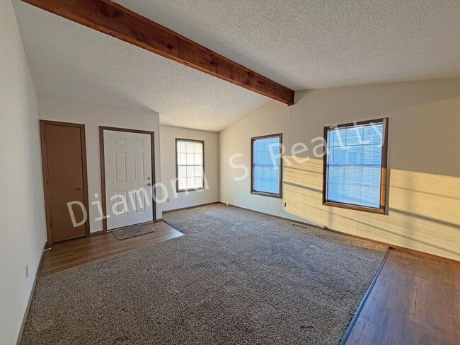 Photo - 1523-1523 N Clay Ave Unit 1521 N Clay Ave