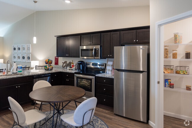 2BR, 2BA - 1294SF - Redwood South Lebanon