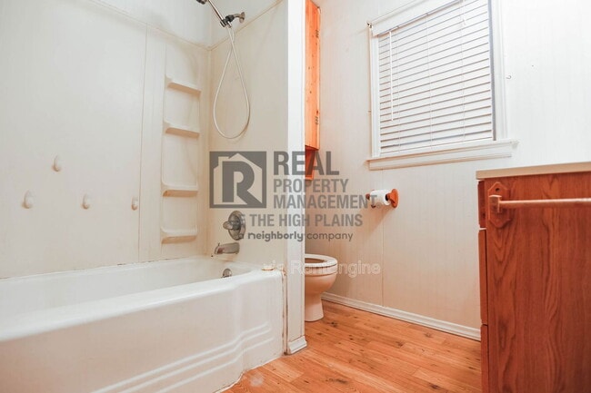 Photo - 1542 Parr St