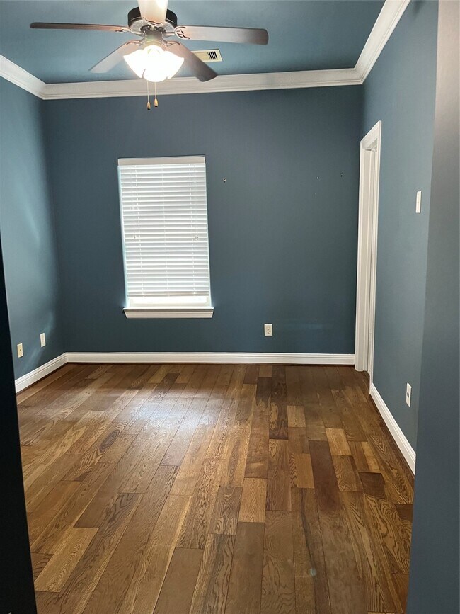 Building Photo - 4406 Crawford St