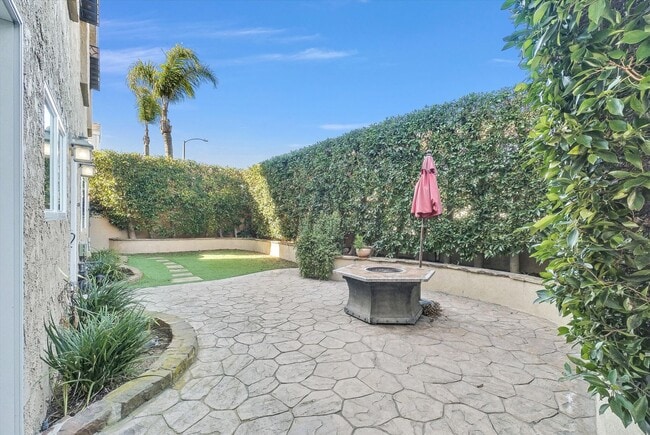 Photo - 2006 Manhattan Beach Blvd Unit A