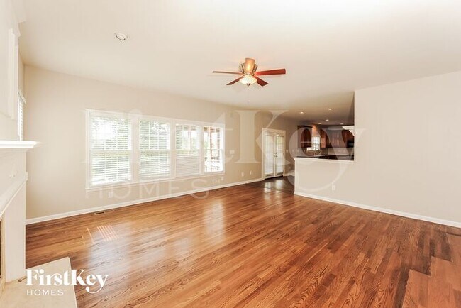 Photo - 2636-2633 3 Wood Dr