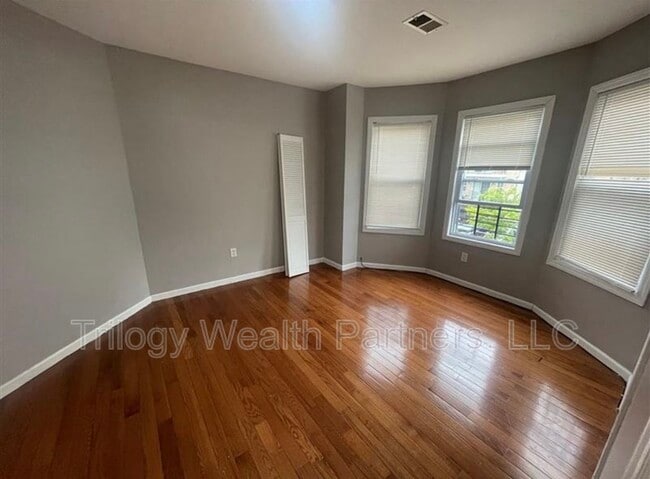 Photo - 104 S 12th St