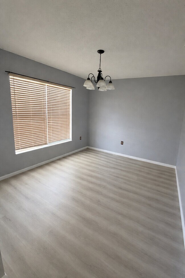 Photo - 1755 James Pointe Dr