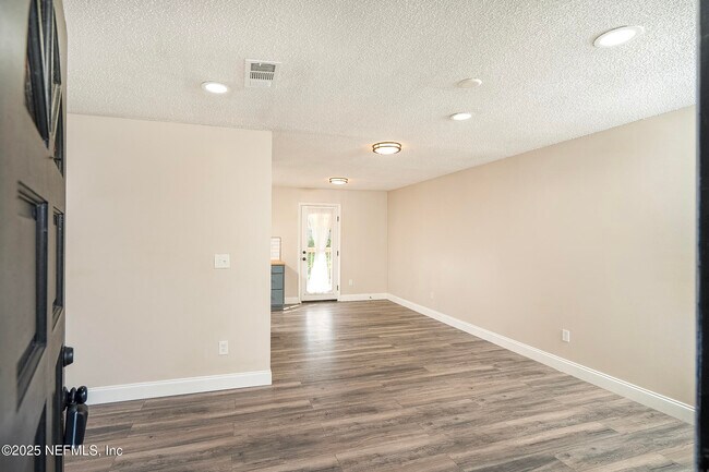 Photo - 1131 Butler Ave