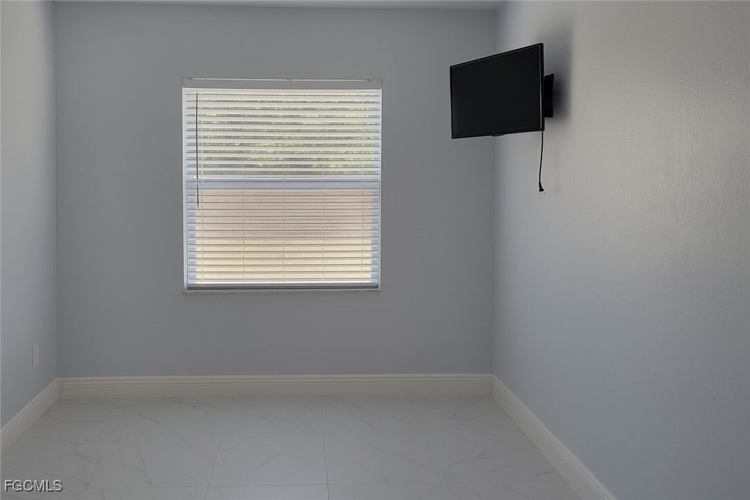 Photo - 818 Albert Ave