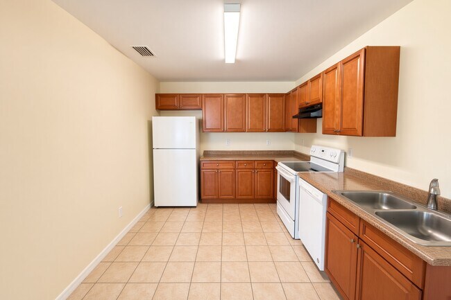 Photo - 2408 Vernon Ave S