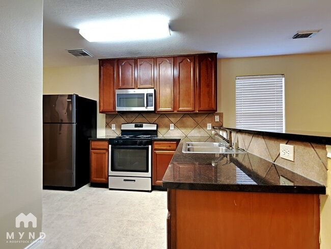 Photo - 635 Ashlen Dr