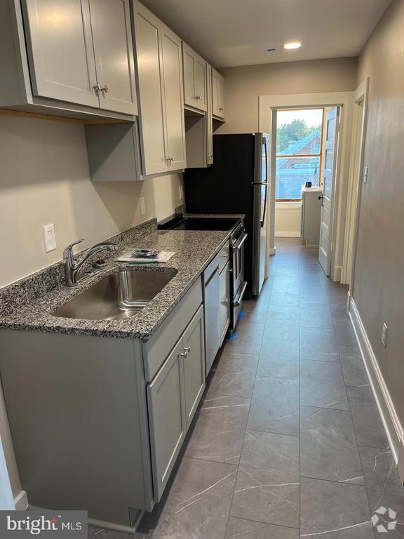 Building Photo - 211 N George St. Unit 200 Rental
