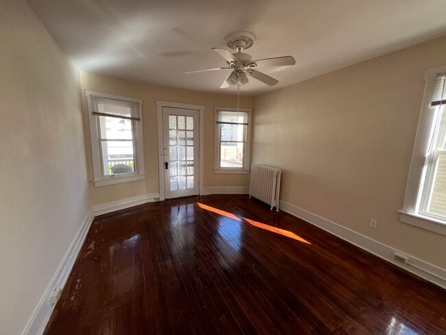 Living Room - 1411 N Washington Ave Unit 1B