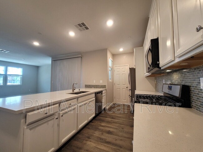 Photo - 3238 Chelmer Way