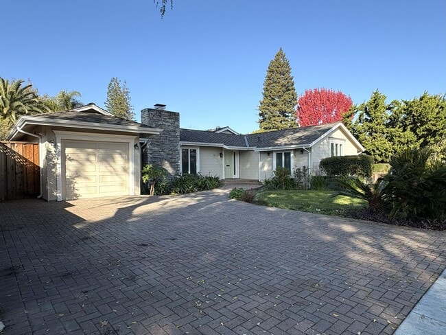 Building Photo - Beautiful Palo Alto Home with In-Law Suite, Central AC & Heated Pool