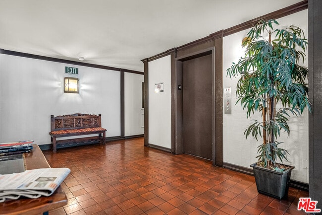 Photo - 406 N Oakhurst Dr Unit 202