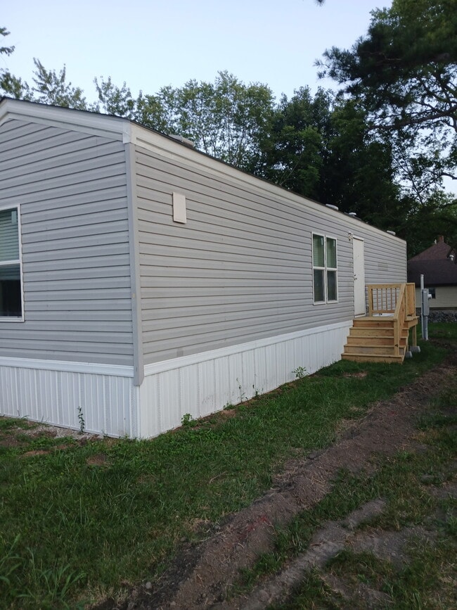 Photo - 920 E North St