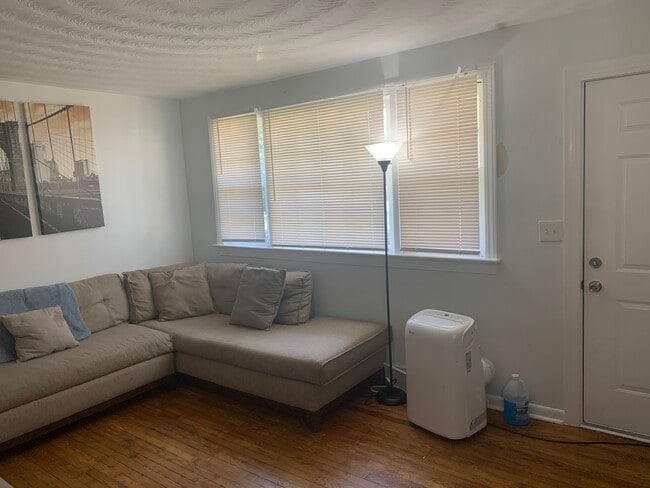 Living room - 4109 5th St