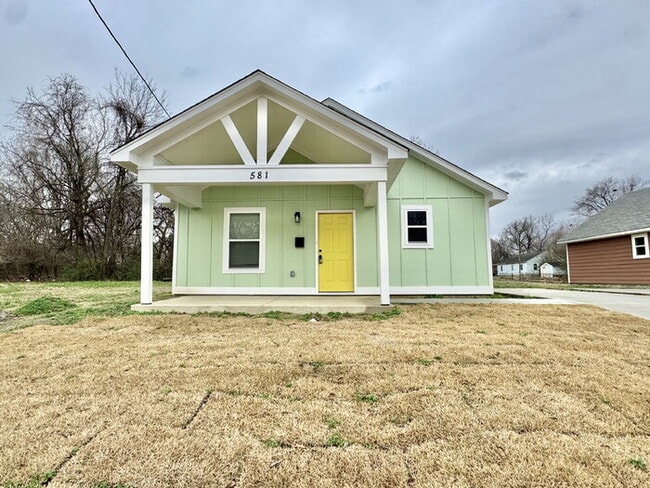 Building Photo - 581 Gilleas Rd