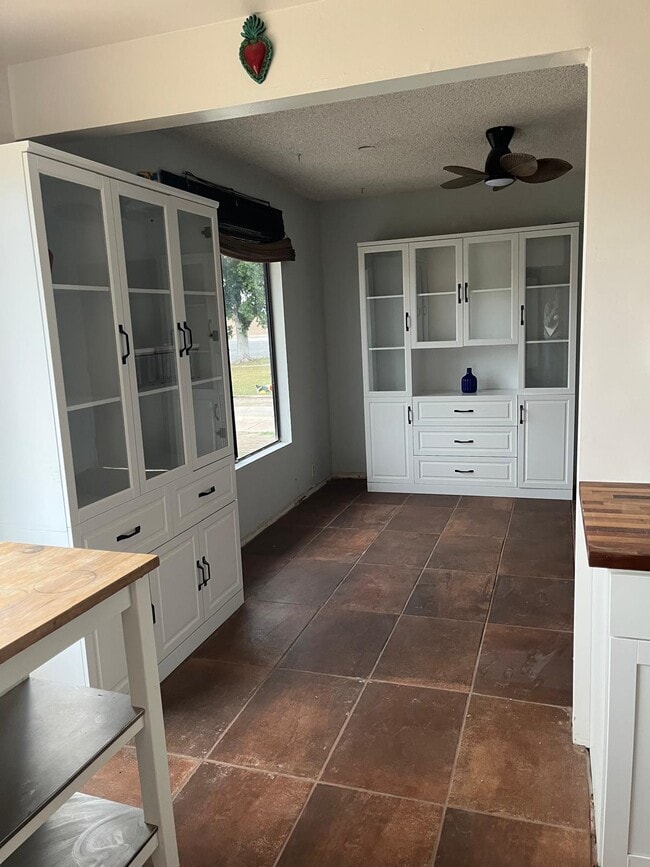 Photo - 680 Sunset Dr