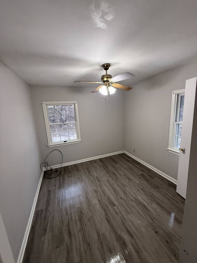 Photo - 2121 Norwood Blvd