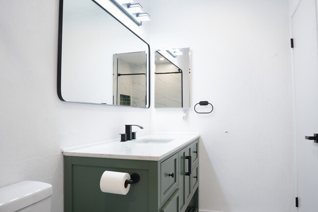 Master Bath - 3641 Clayton Rd Unit 24