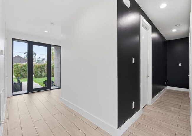 Photo - 1530 Primrose St