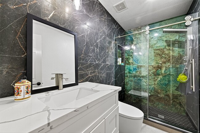 Building Photo - 1206 Coleridge St