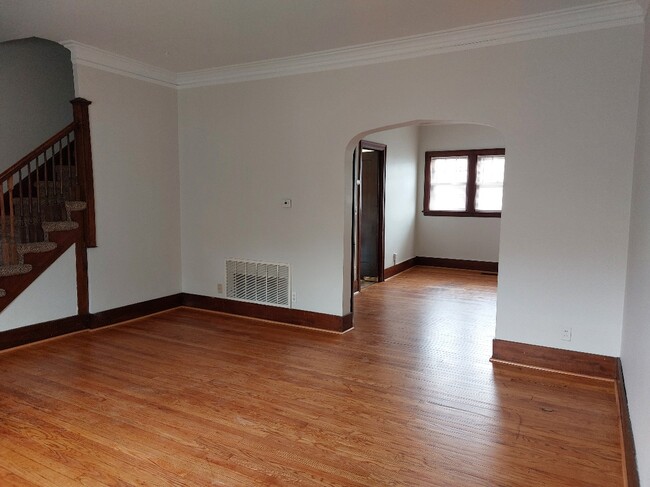 Living Room / Dining Room - 108 S 49th Ave Apartments Unit 6