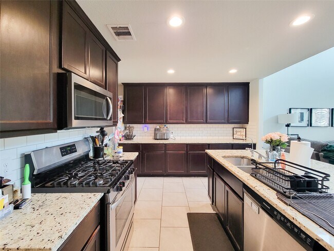Photo - 8003 Ecru Ln