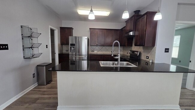 Photo - 583 Fall River Dr