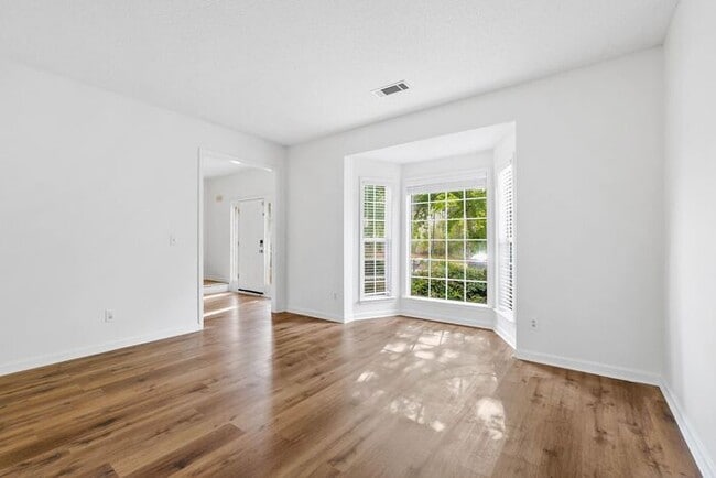 Photo - 5840 Haterleigh Dr