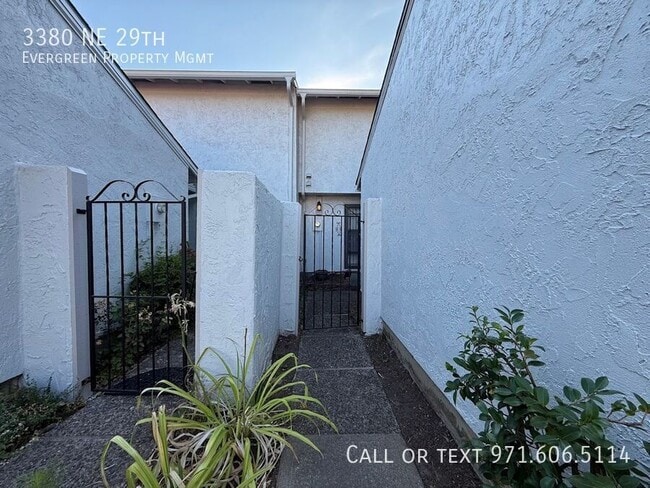 3380 NE 29th St