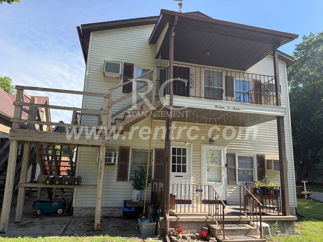 Building Photo - 1307-C Lape-