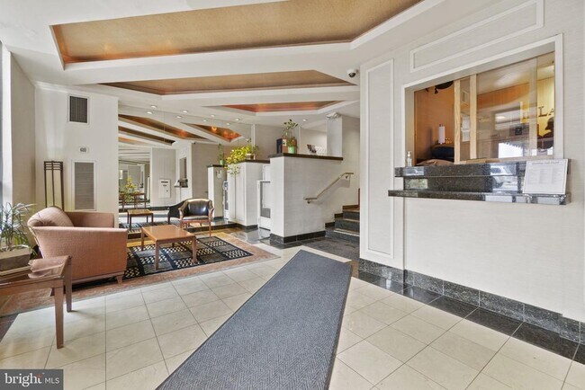 Photo - 1301 20th St NW Unit 916