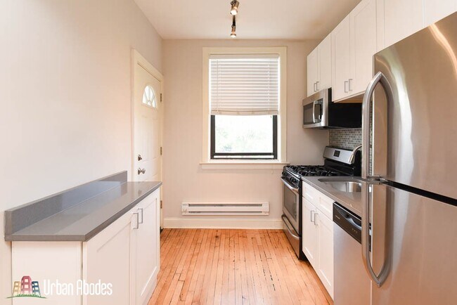 Photo - 2331 N Rockwell St Unit J04W