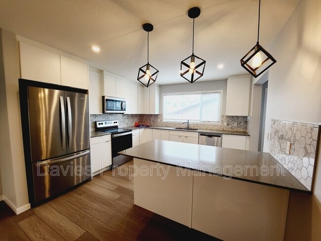 Photo - 22330-2292A 92a Ave NW